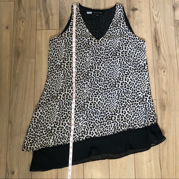 Womens Zac & Rachel V neck Asymmetrical Leopard print sleeveless top size S - Picture 10 of 10